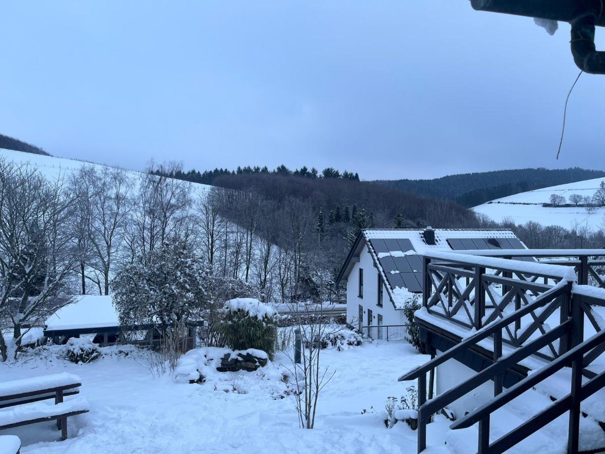Weitblick Auf Berg, Wald Und Wiese Schmallenberg Dış mekan fotoğraf